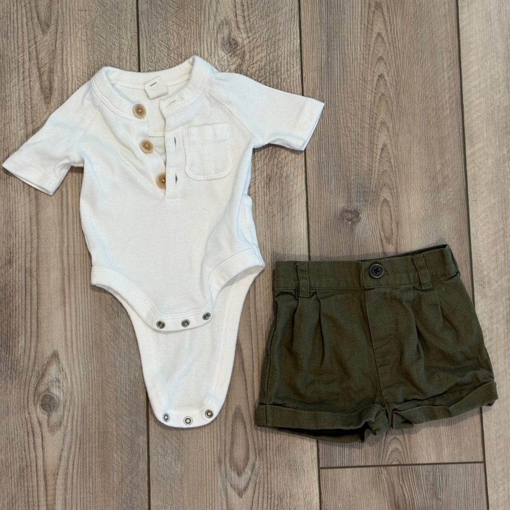 Banana Republic White Bodysuit and Olive Shorts Set (Baby)